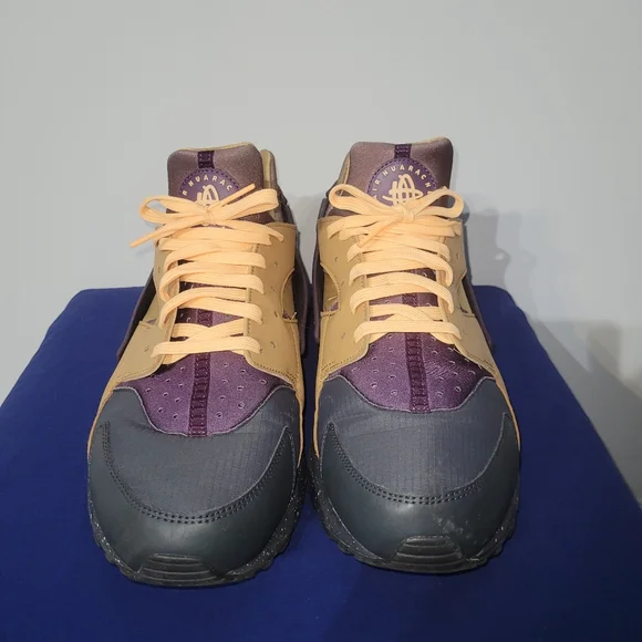 Air Huarache Premium 'Elemental Gold' - Picture 2 of 7
